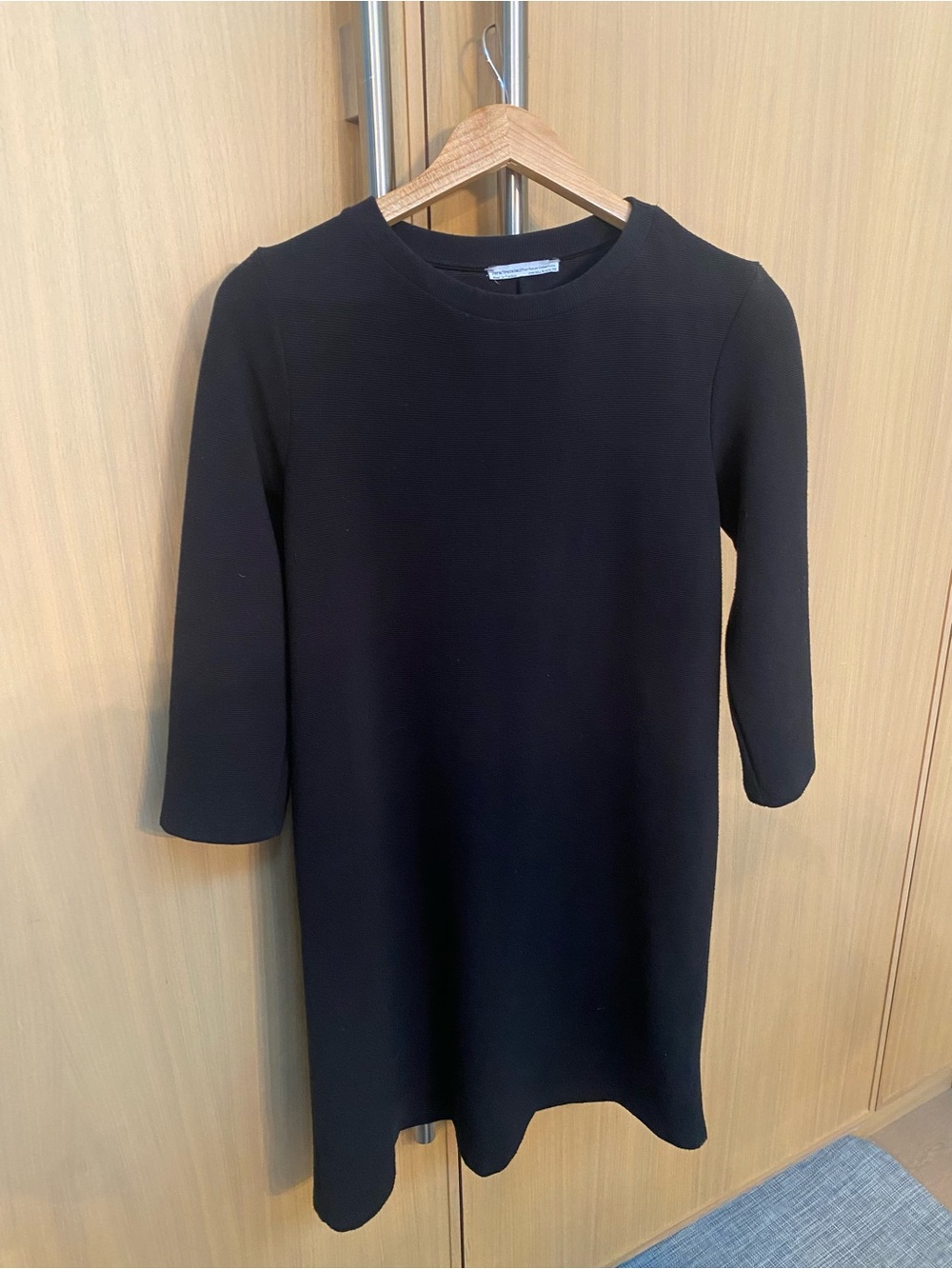 Zara Black Dress - no pulling